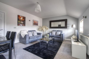 City Centre 2 min, Super King Beds, Self Check-In, Smart TV, Wifi & Free Parking